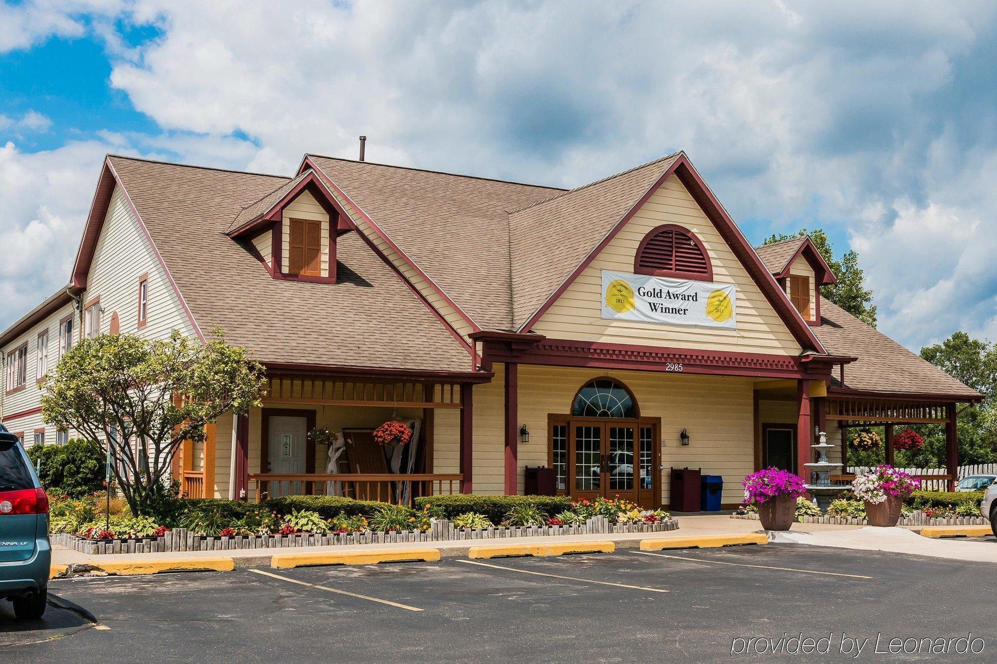 Econo Lodge & Suites Cascade Exterior photo