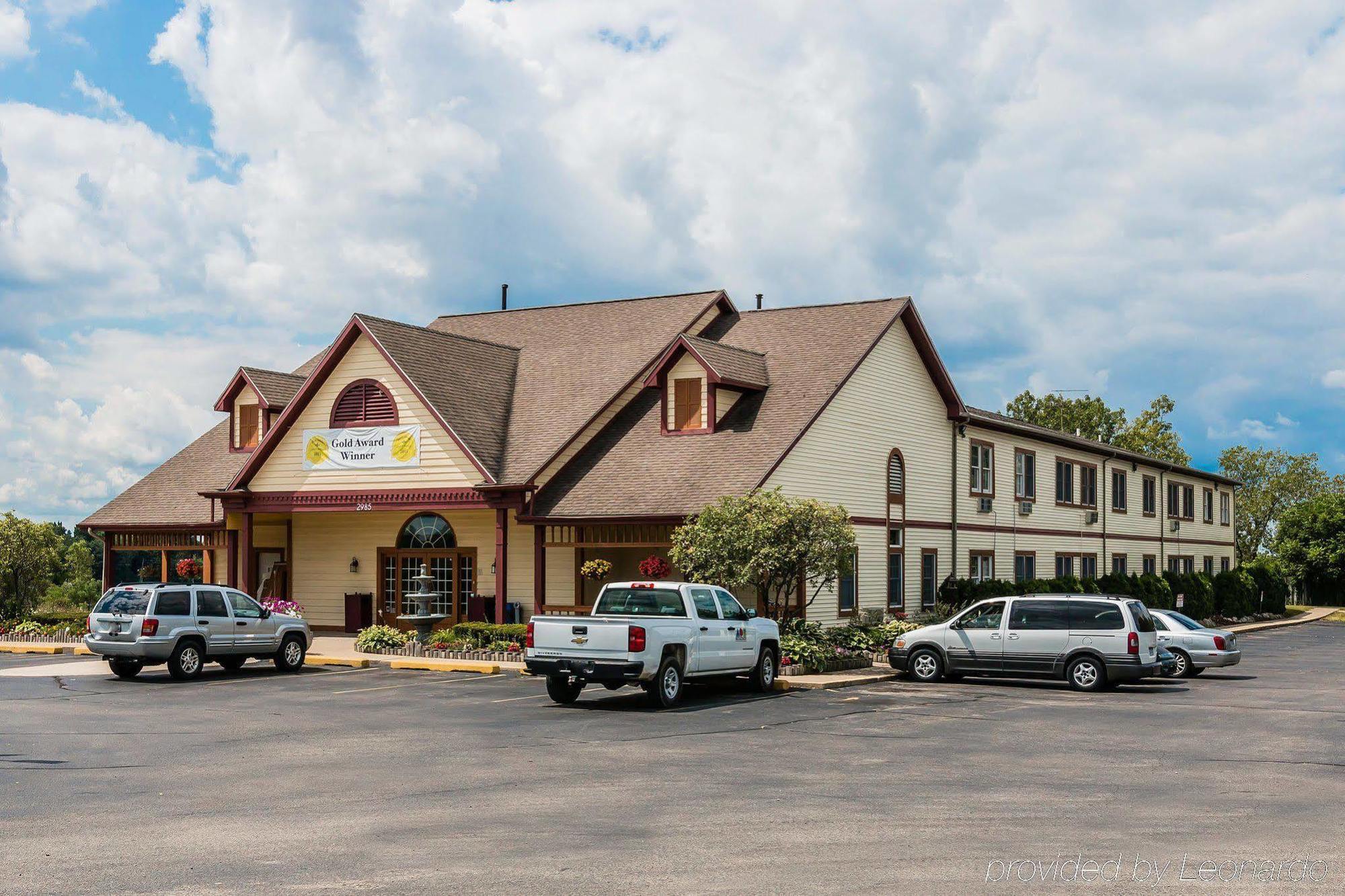 Econo Lodge & Suites Cascade Exterior photo